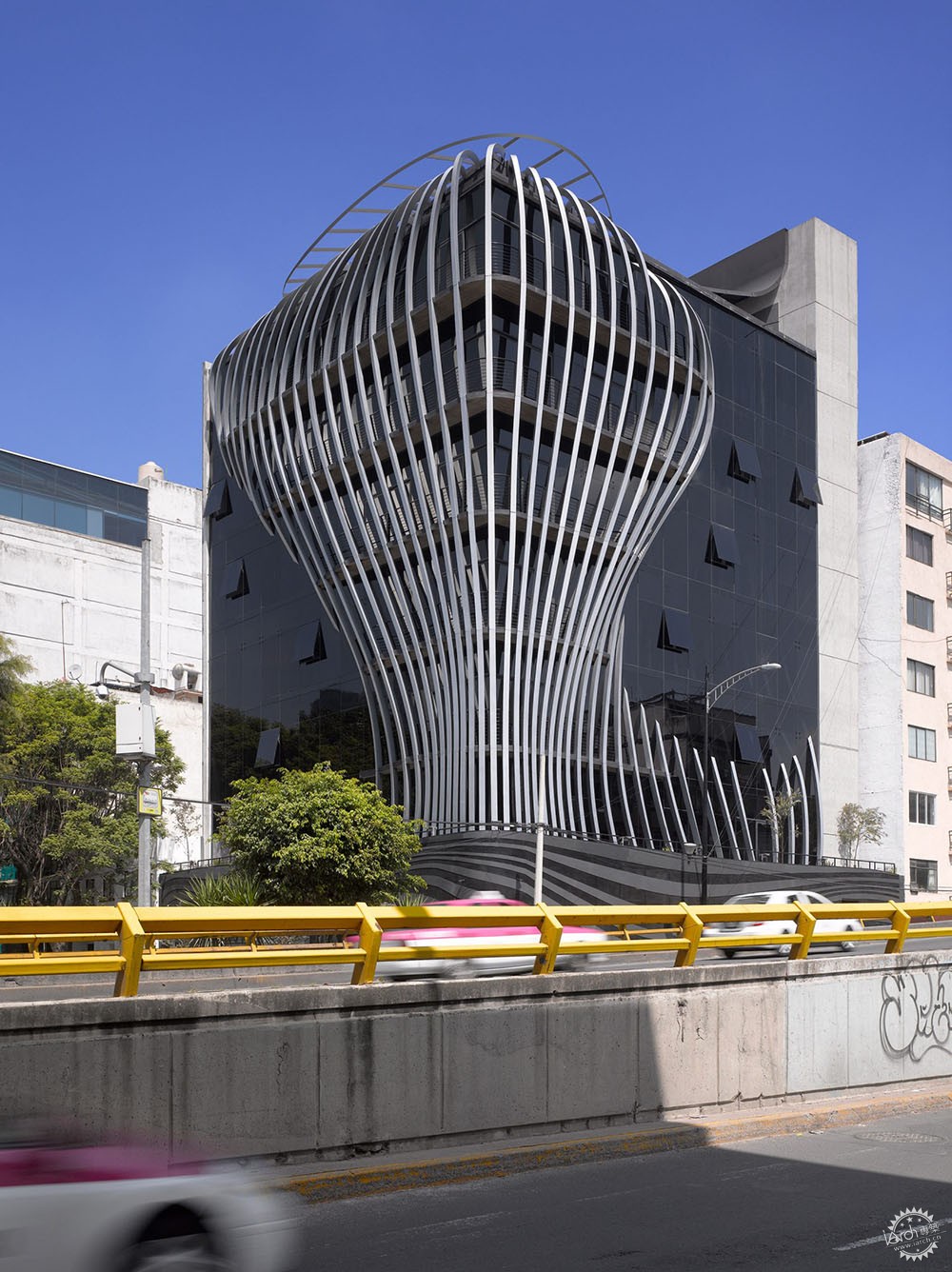 四四方方的建筑與曲線的碰撞，讓它立即脫穎而出第10張圖片